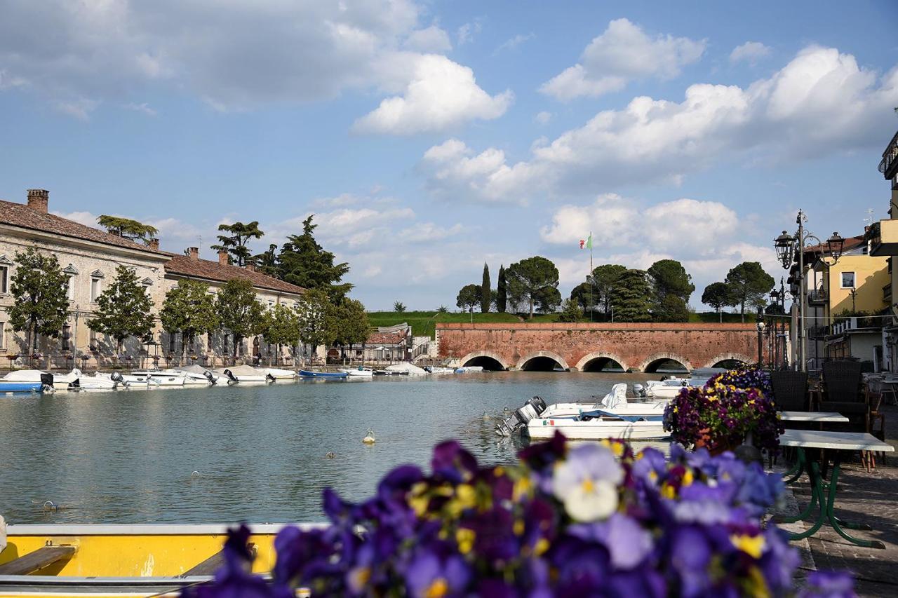 Prigioni House Bed & Breakfast Peschiera del Garda Exterior photo
