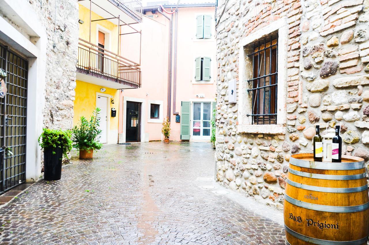 Prigioni House Bed & Breakfast Peschiera del Garda Exterior photo