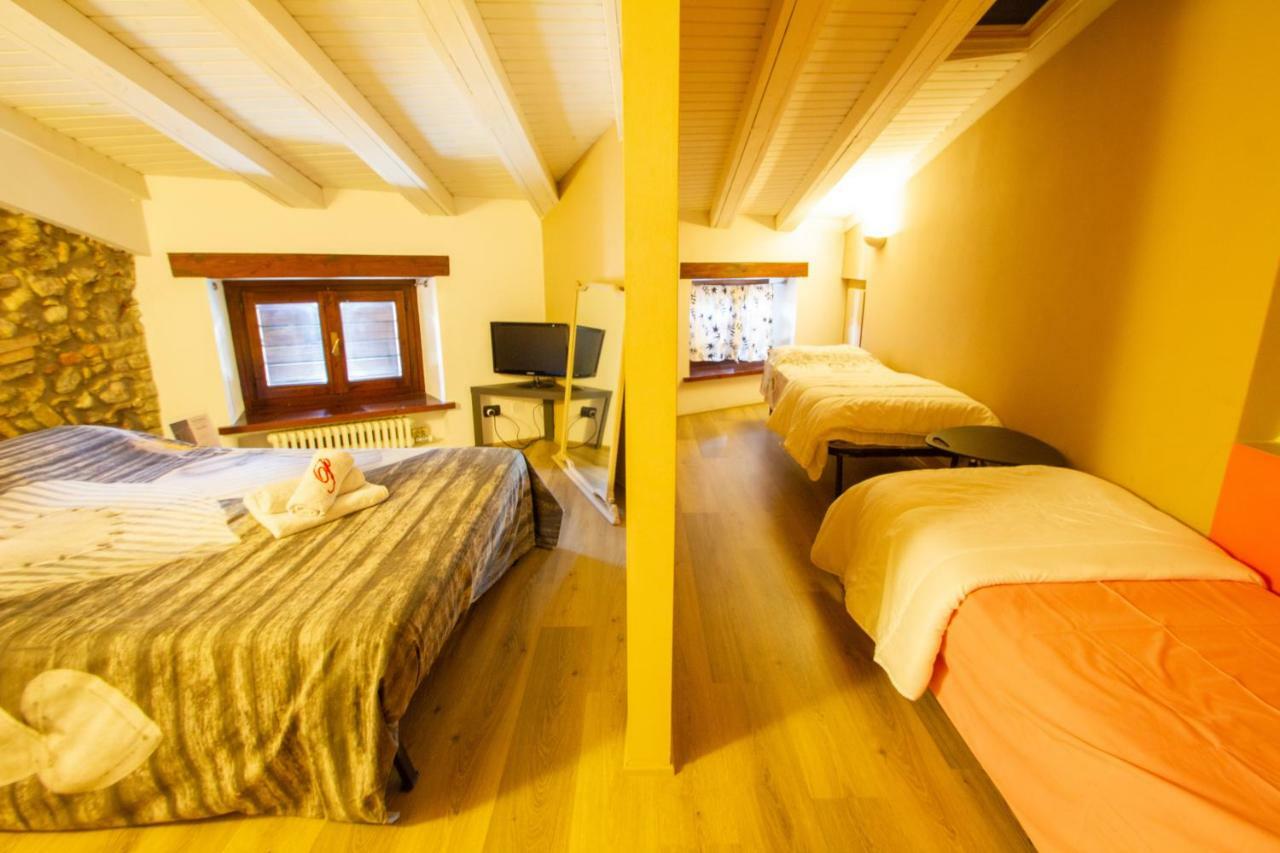 Prigioni House Bed & Breakfast Peschiera del Garda Exterior photo